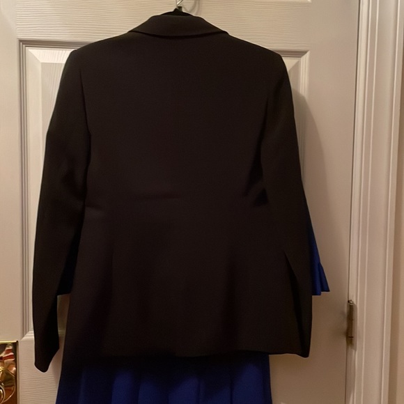 Black jacket blazer Sz 4 lined, 4-button sleeves - Picture 2 of 9